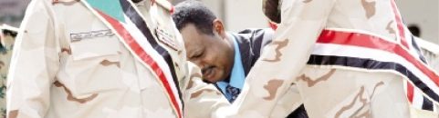 الرئيس السوداني يعيد الجيش إلى الأضواء بعد سنوات من الإقصاء 10 عمر البشير الدعم السريع