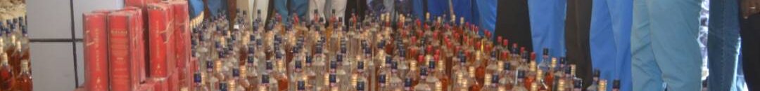 بالصور ..ضبط أخطر تاجر وسكي وبحوزته (1812) زجاجة معبأة على طريقة الفواكه بالخرطوم 12 WhatsApp Image 2017 05 08 at 11.03.57 AM