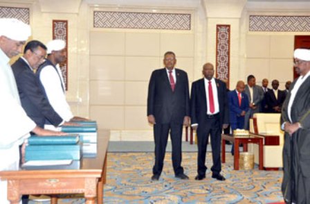 الرئاسة السودانية تبعد وزير (الدكتوراه المزورة) وتسمي وزيرا للعدل 1 الوفاق الوطني