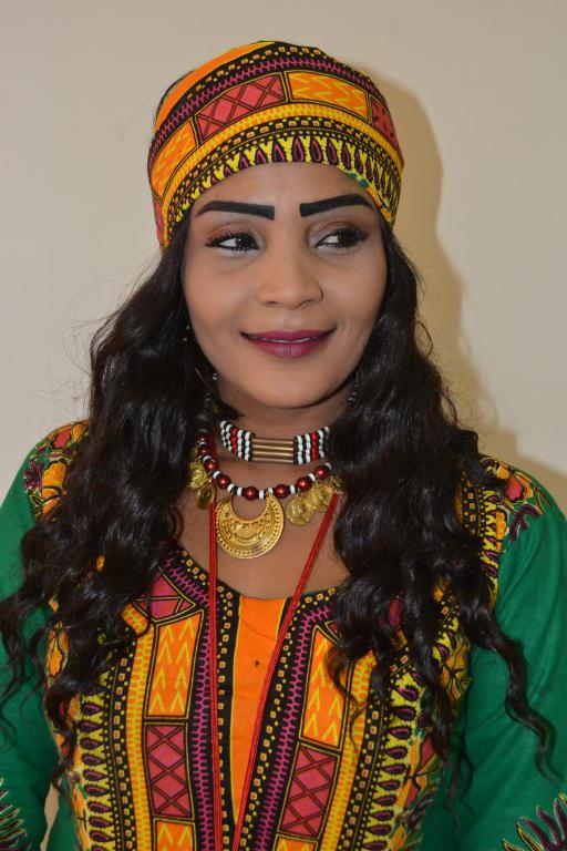 الفنانه / شادن محمد حسن سفيره للنوايا الحسنه والتراث الكردفاني الثر 1 شادن4