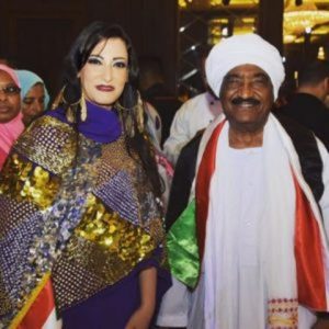 مصممة أزياء مصرية ترفع علم السودان وتقول: لا فرق بين البلدين 3 شيماء2