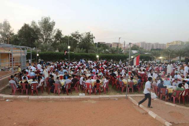 ألف طالب يمني يجتمعون على مائدة رمضان في السودان.. صور 1 اليمن رمضان