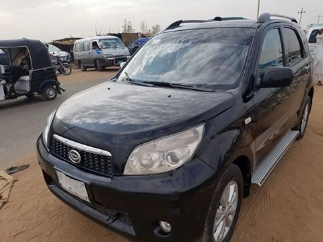 الحكومة تعلن عن تعويضات لأصحاب “اللاندكروزرات” المصادرة 1 سيارة1