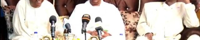 اعجاب منقطع النظير بالرئيس السوداني بسبب مشاركته الغناء مع احد نجوم الفن في السودان.. فيديو 11 البشير حمد