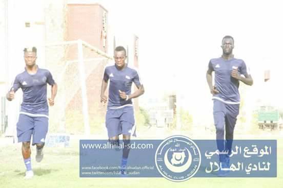 بالصور.. شيبوب ينضم لتدريبات الهلال بــ"السلاح" 1 20264759 524780241247001 4083613359309240697 n