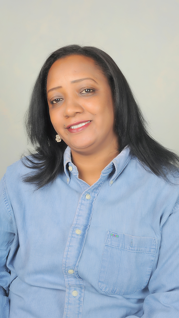 الصحفية امل هباني