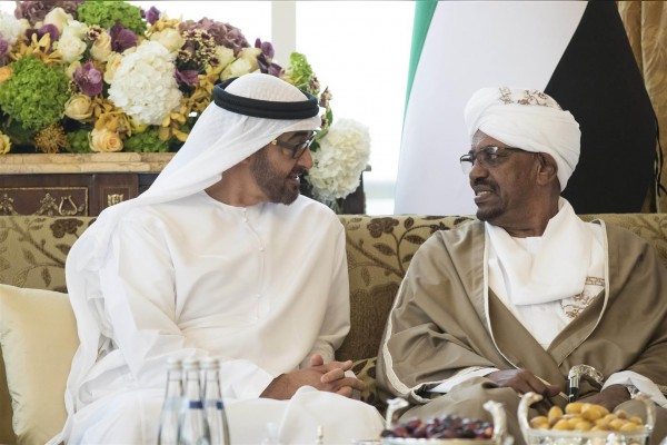 جولة "البشير" الخليجية.. قراءة في كواليس رحلة لم تخرج للعلن 1 زايد2