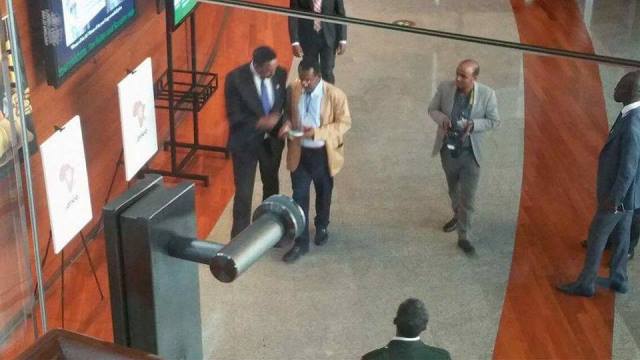 الأمن السوداني يطالب صحيفة بتسجيل صوتي لتصريحات أدلى بها الفريق طه عثمان في أديس أبابا 1 طه اثيوبيا1