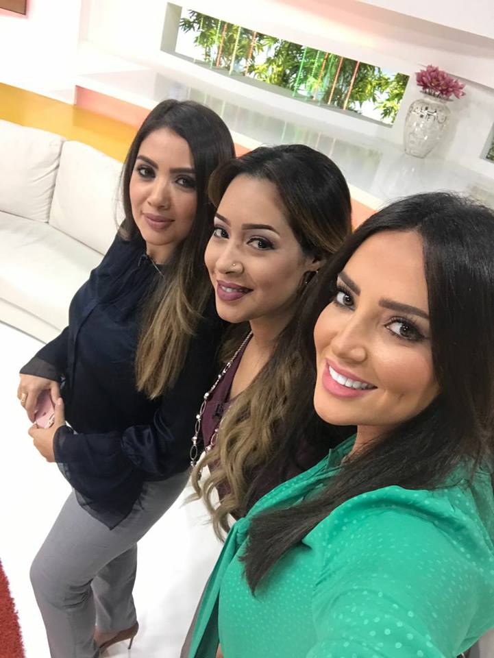 بالصورة.. المذيعة السودانية بقناة "العربي" سارة خان توثق للراحلة فاطمة أحمد إبراهيم ورواد مواقع التواصل يتركون التوثيق ويهتمون بمن معها 1 20915401 848547111993009 8413098235512484770 n 1