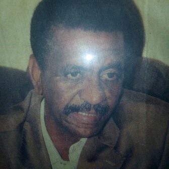 والي الخرطوم يستمتع بتناول وجبة من أسماك سندس ولم يقدم شئ للمشروع وزيارته عبارة عن رحلة ترفيهية ليس الا 1 سماني سكران