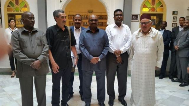 رئيس السودان وزوجته زارا ضريح ابن بطوطة بالمغرب وشربا الشاي بالنعناع 1 عمر المغرب