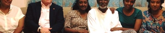 القائم بأعمال السفارة الأمريكية يزور منزل الدكتور مضوي ابراهيم 11 مضوي ابراهيم