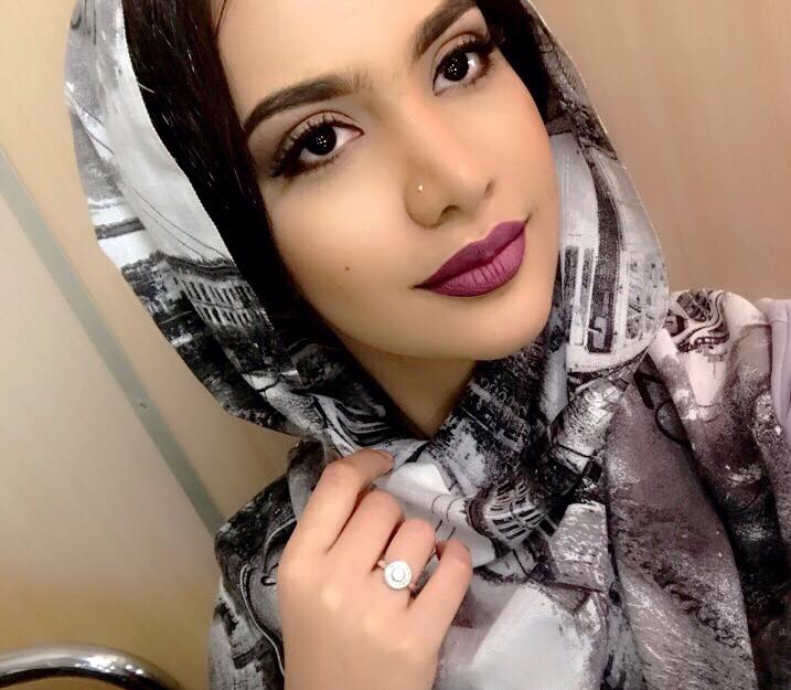 الحسناء السودانية "لوشي" تقف في صفوف "البنزين" وتدعو أصحاب السيارات لجلسة "ونسة" 1 21077674 1168281786648762 1214918812629889558 n 1