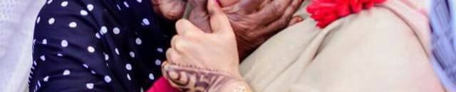 بالصور.. الفنانة ندى القلعة تتمسك بالحجاب وتنال "القبلات" من الحبوبات 11 21731075 1534388239953676 9020295140099588011 n