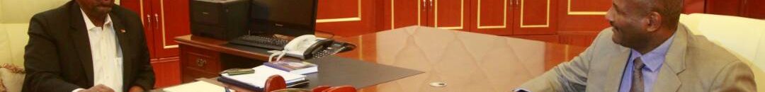 لقاء تفاكري بين الرئيس البشير ومساعده 10 عمر البشير ومساعديه عبدالرحمن المهدي