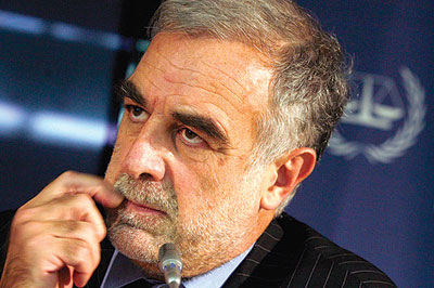 محكمة الجنايات الدولية تحقق في مخالفات أوكامبو 1 المحكمة الدولية