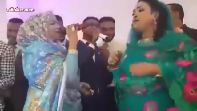 ندى القلعة وحنان بلوبلو في دويتو والجمهور يتفاعل بالتصفيق وجمال فرفور بالتبشير.. فيديو 1 حنان ندى