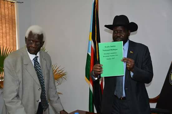 جنوب السودان: سلفاكير يتسلم الوثيقة الٲولێ من لجنة الحوار الوطني 1 سلفا ابيل الير