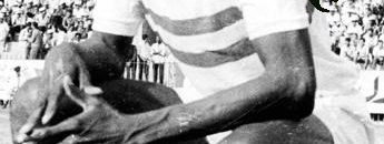 شاهد بالفيديو..مهارات اللاعب السوداني و أسطورة الزمالك المصري عمر النور ضد فريق ويستهام الانجليزي 11 شاهد بالفيديو..مهارات اللاعب السوداني و اسطورة الزمالك المصري عمر النور ضد فريق ويستهام الانجليزي