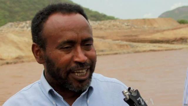 تعرف على مدير مشروع سد النهضة.. لاينام الا اربع ساعات في اليوم.. يتصل بزوجته واسرته مرة واحدة في الاسبوع 1 سمنجو بغلي