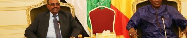 لسخرية القدر فإن ادريس ديبي ودع الحياة ولا يزال البشير حيآ يرزق 10 البشير ديبي