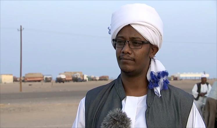 معتمد حلايب يخاطب اللقاء الجماهيرى بمدينة أوسيف بمحلية حلايب 1 عثمان احمد عثمان