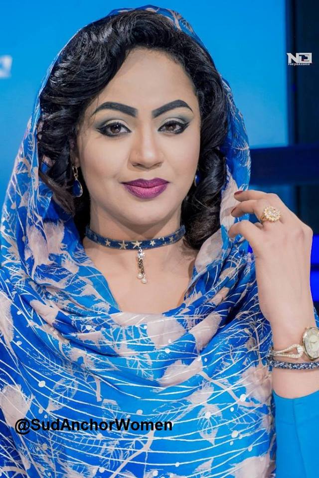 شاهد بالفيديو.. فاتنة الشاشة السودانية تبهر المتابعين بإطلالة أنيقة والجمهور يتغزل: (قيامة وقايمة نار حمراء) 1 إسراء تسحر الرواد