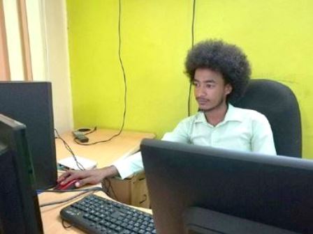 تضامن مع شاب سوداني أوقفته الشرطة تحت ذريعة إطالة الشعر 1 صبري ابو الريش