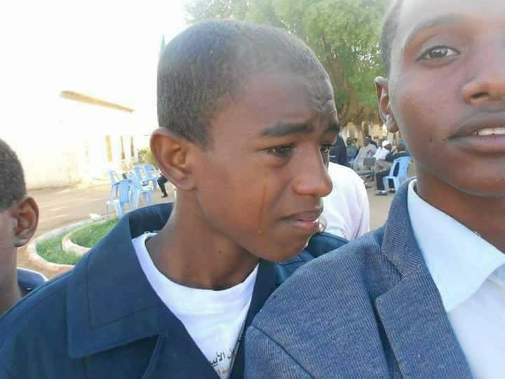 طلاب الدورة المدرسية يودعون أهلي كسلا بالدموع