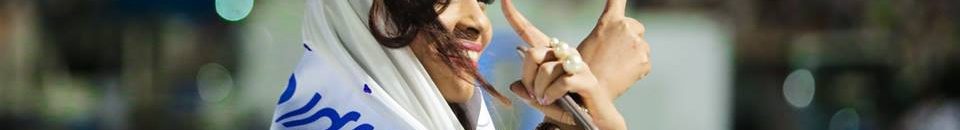 هجوم حاد على المذيعة والاعلامية بقناة الهلال "سهام" 11 المذيعة سهام عمر تنحني لجمهور الهلال3