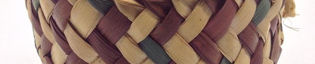 شاهد .. فنانة مصرية تحضر مهرجان “الجونة” السينمائي بملابس من القمامة! 11 كيس