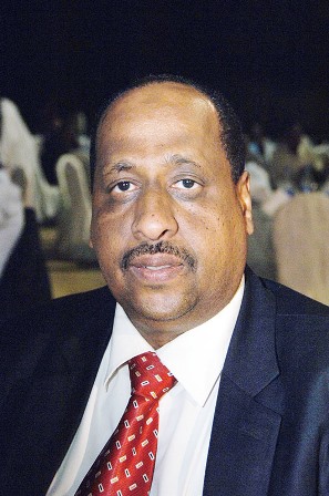 د. الناير يصف قرار المالية بتنظيم صادر الذهب بالمتميز والصحيح 1 الناير