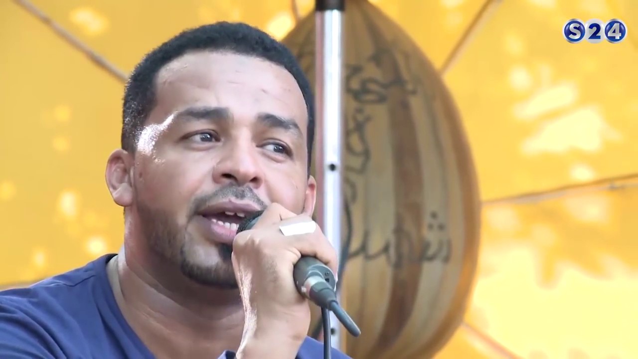 الفنان معاذ بن البادية طريح فراش المرض 1