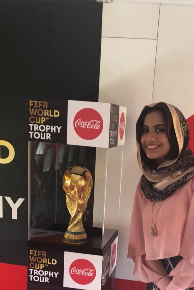 صحفي خليجي: «اللي ما تأهل يتفرج».. كأس العالم في السودان 1 الحسناء لوشي بعد استقبالها لكأس العالم أحب مكان بلدي السودان وأنا فخورة فيك يا بلادي