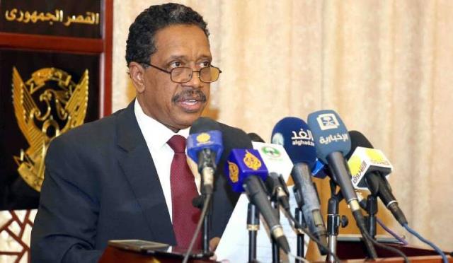 بنك السودان يبدأ في سداد متأخرات وزارة الخارجية .. المحافظ يعترف بوجود متأخرات 7 أشهر 1 حازم عبد القادر