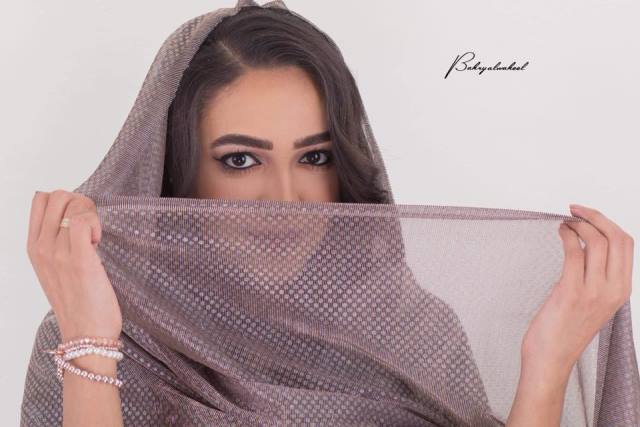 السودانية رفيدة ياسين تعود باطلالة جديدة وتهز عرش جميلات فيسبوك.. التوب فيك حلو حلا.. 7 صور 1 رفيدة ياسين