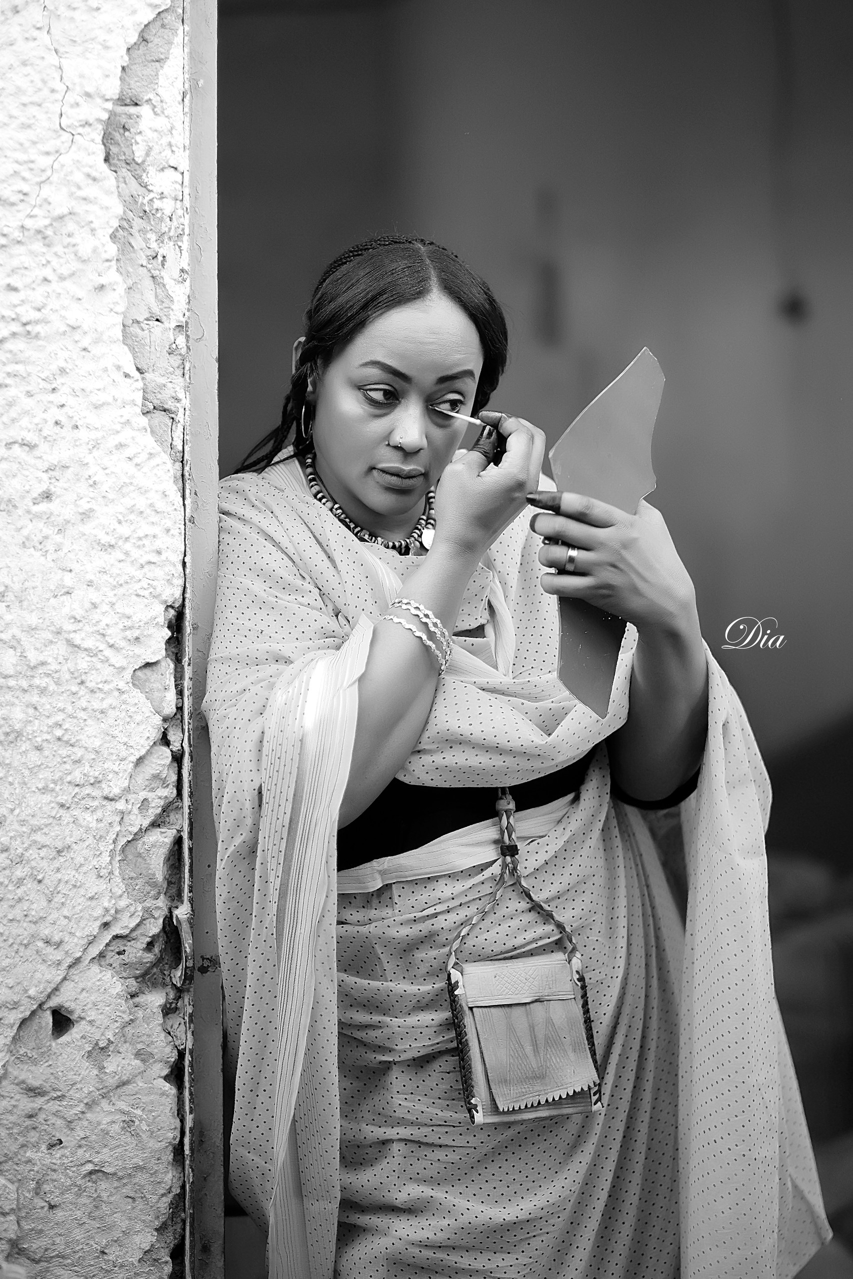 بالصور .. نوستالجيا سودانيات بتسريحة الخنفس وهاتف أبو قرص 1 324c9580 2386 4cb0 ae47 938e6a13c95e