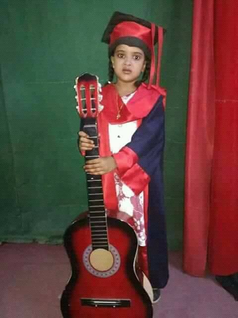 أشهر طفلة سودانية داخل مواقع التواصل تحتفل بتخرجها من الروضة