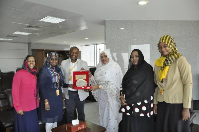 شركة (MTN) السودان تكرم د. تهاني عبدالله وزيرة الاتصالات وتكنولوجيا المعلومات 1 تهاني تكريم