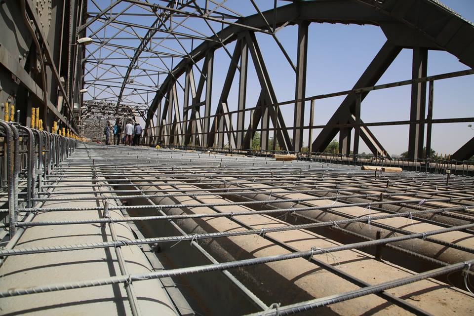 كوبري النيل الأزرق يصل مراحل متقدمة ووصول دهان الطلاء الحديدي الي موقع الجسر 4