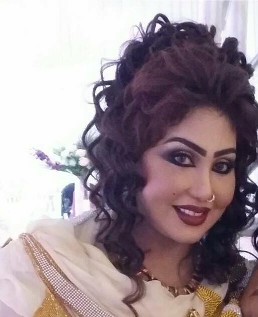 بالصورة.."لوشي" تهنئ والدتها بعيد الأم: أما عن أمي, أحبها فوق حُبِ المُحبين حُباً 1 لوشي تهنئ والدتها