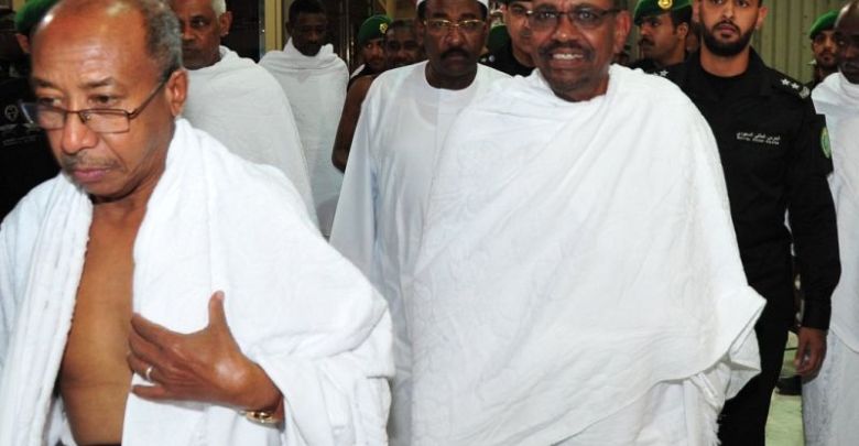 البشير للسعودية في زيارة خاصة لاداء العمرة 1 البشير عمرة