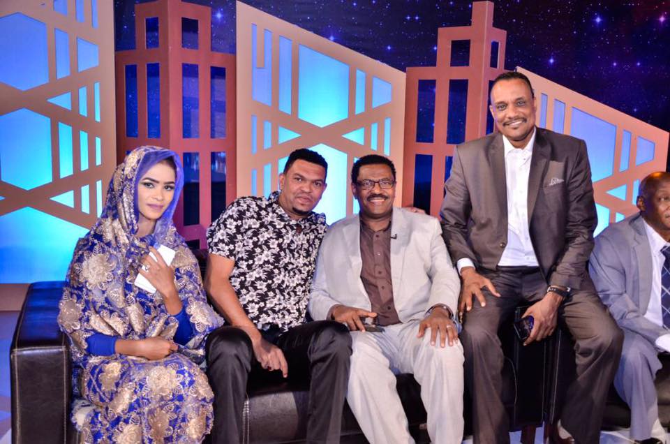 المذيعة جدية عثمان تحتوي النجوم المبعدين من أغاني وأغاني