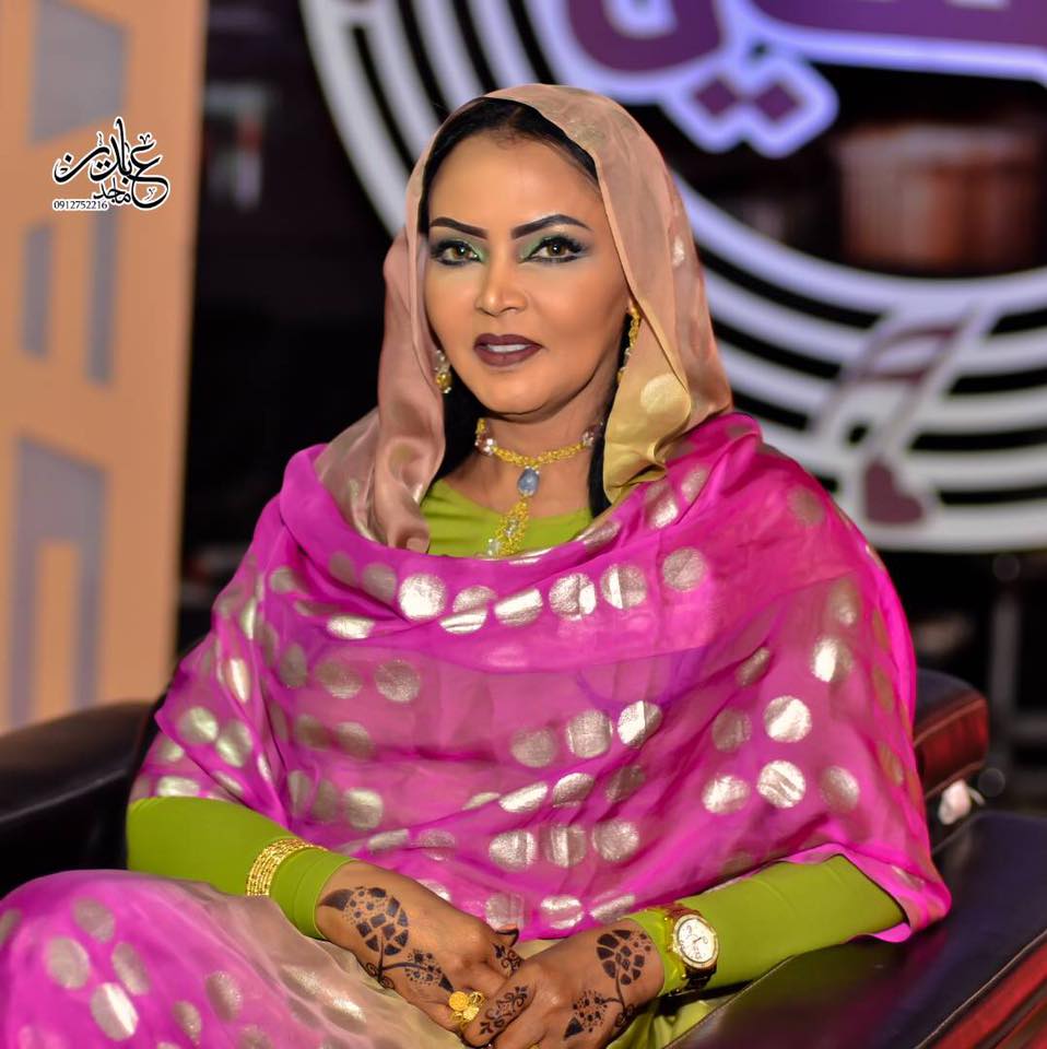 جدية عثمان : زوجي هو (سندي).. ولهذا السبب (...) وافقت على تقديم (يلا نغني) 1 المذيعة جدية عثمان تحتوي النجوم المبعدين من أغاني وأغاني2