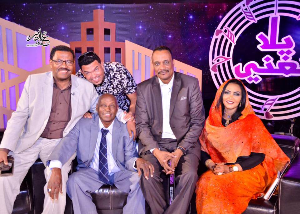 بالصورة .. أغاني وأغاني يختتم تسجيلاته بالدموع .. 1 المذيعة جدية عثمان تحتوي النجوم المبعدين من أغاني وأغاني4