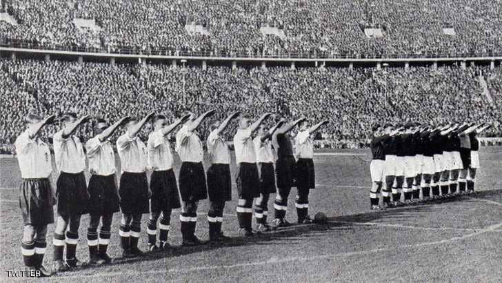 موسكو ترد على لندن بصورة "مخجلة" لمنتخب إنجلترا 1 النازية