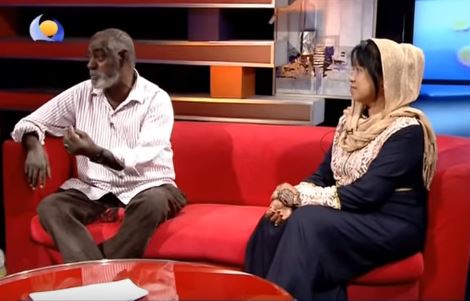 كورية تعتنق الإسلام بسبب زوجها السوداني