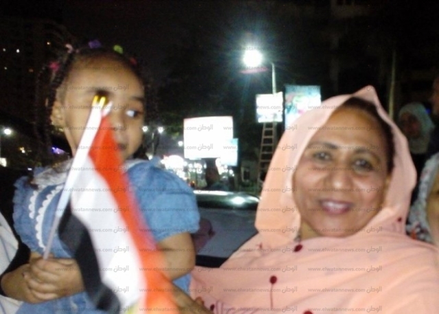 سودانية تزغرد بالقاهرة وتشارك المصريين الاحتفالات بفوز السيسي: "إحنا شعب واحد".. صور 1 مقبولة محمد