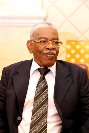 السودان: وزير المعادن يكشف ملابسات الشركة الصينية.. ينفي سرقة الجبل المزعوم بكسلا ويقول: متاح للإعلاميين لمشاهدته 1 هاشم علي سالم