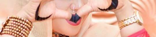 شاهد بالفيديو: الطريقة التي إستقبل بها المصريين الفنانة ندى القلعه باسوان 10 الفنانة ندى القلعة ترسم الهلال على يدها وتثير فضول الجمهور